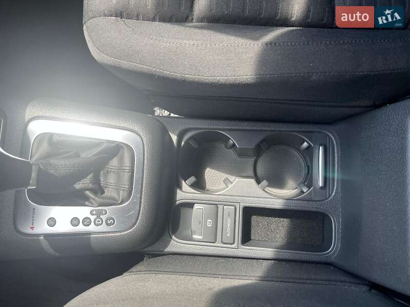 Внедорожник / Кроссовер Volkswagen Tiguan 2009 в Киеве