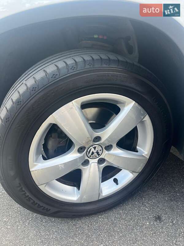 Внедорожник / Кроссовер Volkswagen Tiguan 2009 в Киеве