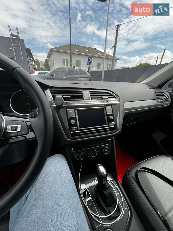 Внедорожник / Кроссовер Volkswagen Tiguan 2020 в Киеве