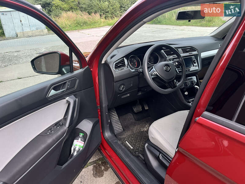 Внедорожник / Кроссовер Volkswagen Tiguan 2019 в Львове