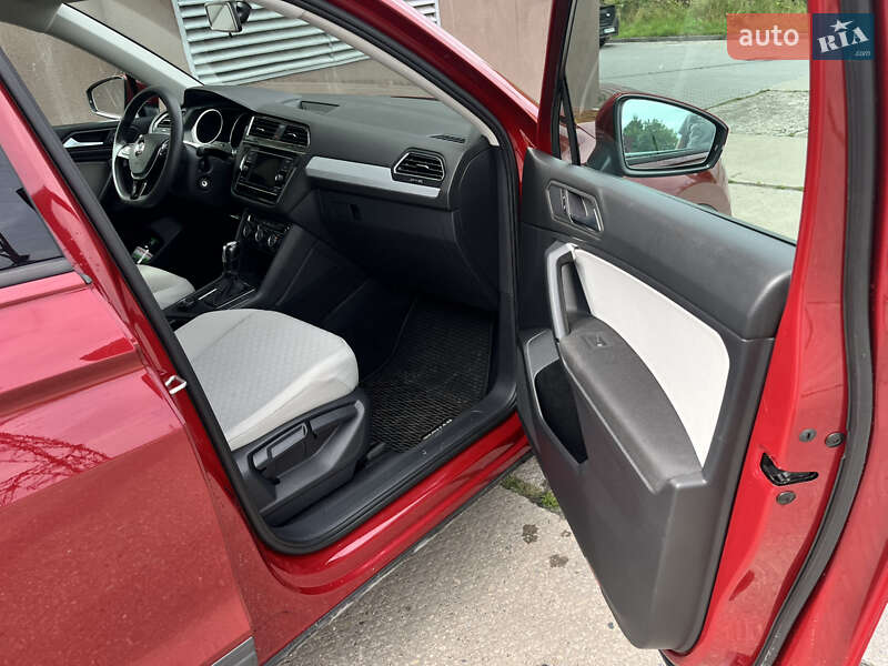 Внедорожник / Кроссовер Volkswagen Tiguan 2019 в Львове