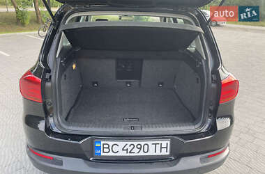 Внедорожник / Кроссовер Volkswagen Tiguan 2015 в 
