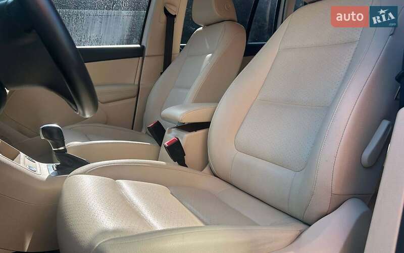 Внедорожник / Кроссовер Volkswagen Tiguan 2016 в Черновцах