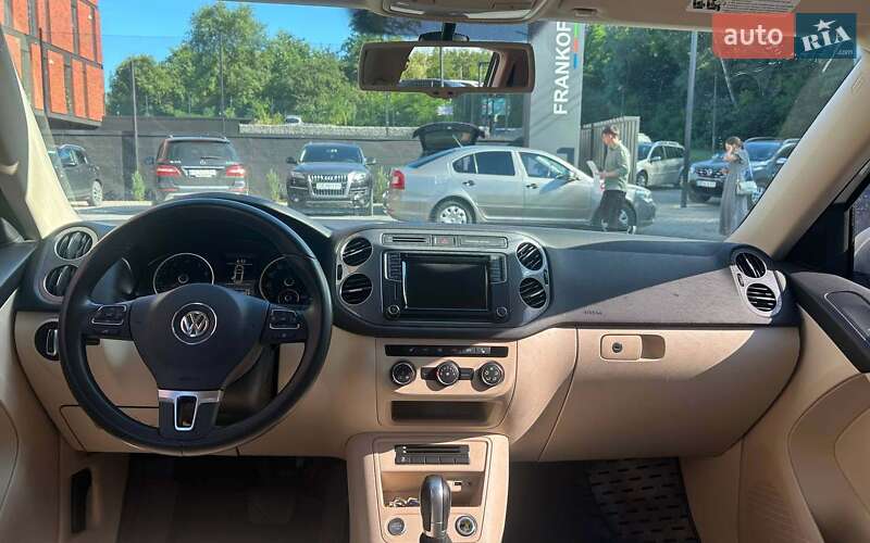 Внедорожник / Кроссовер Volkswagen Tiguan 2016 в Черновцах