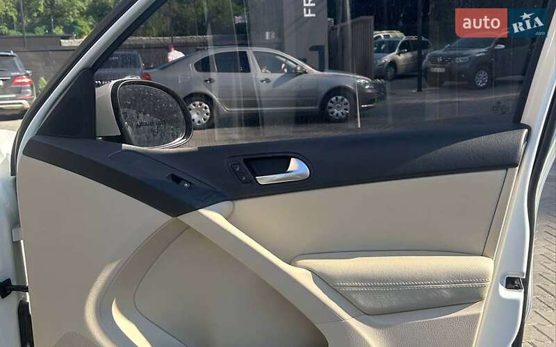Внедорожник / Кроссовер Volkswagen Tiguan 2016 в Черновцах