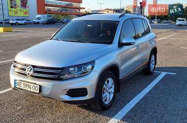 Внедорожник / Кроссовер Volkswagen Tiguan 2016 в Черновцах
