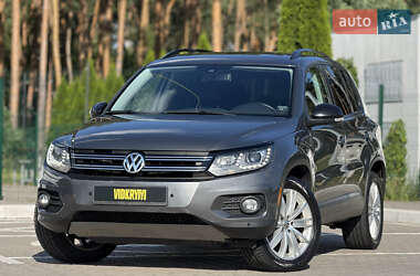 Позашляховик / Кросовер Volkswagen Tiguan 2016 в Києві