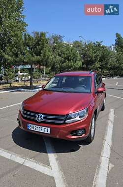 Внедорожник / Кроссовер Volkswagen Tiguan 2015 в Одессе