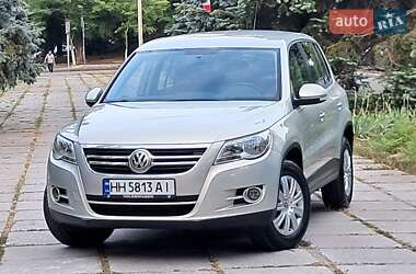 Позашляховик / Кросовер Volkswagen Tiguan 2011 в Одесі