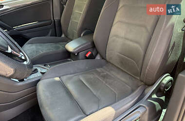 Внедорожник / Кроссовер Volkswagen Tiguan 2017 в 