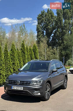 Внедорожник / Кроссовер Volkswagen Tiguan 2019 в Киеве