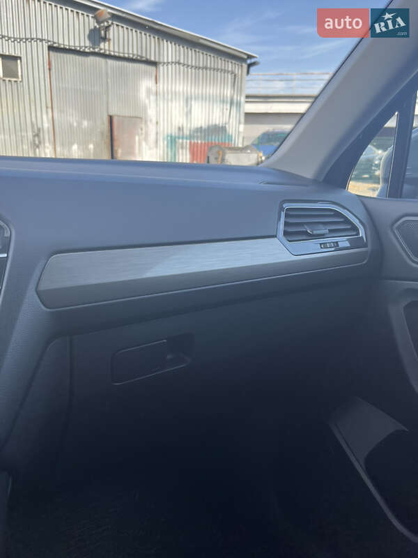 Внедорожник / Кроссовер Volkswagen Tiguan 2019 в Киеве фото 23 Внедорожник / Кроссовер Volkswagen Tiguan 2019 в Киеве