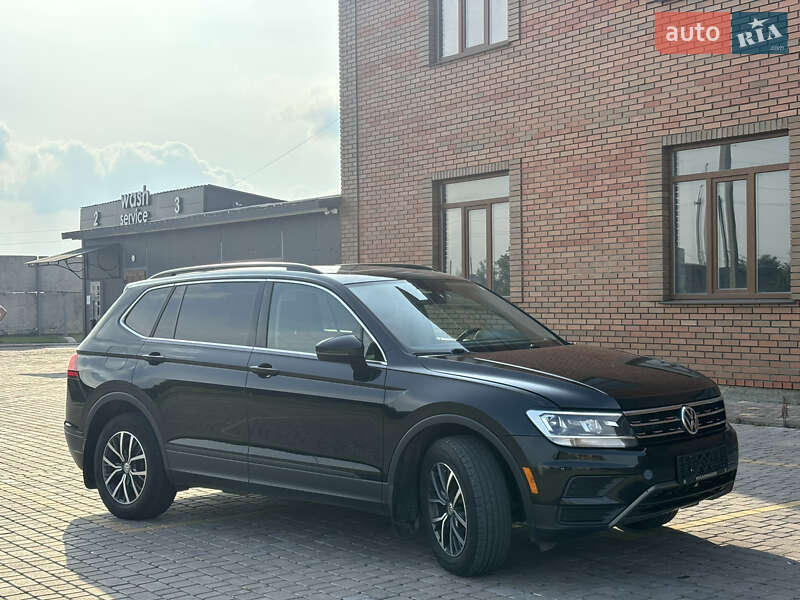 Внедорожник / Кроссовер Volkswagen Tiguan 2019 в Хмельницком