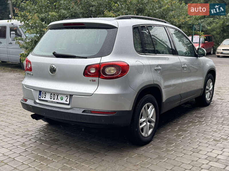 Внедорожник / Кроссовер Volkswagen Tiguan 2008 в Староконстантинове