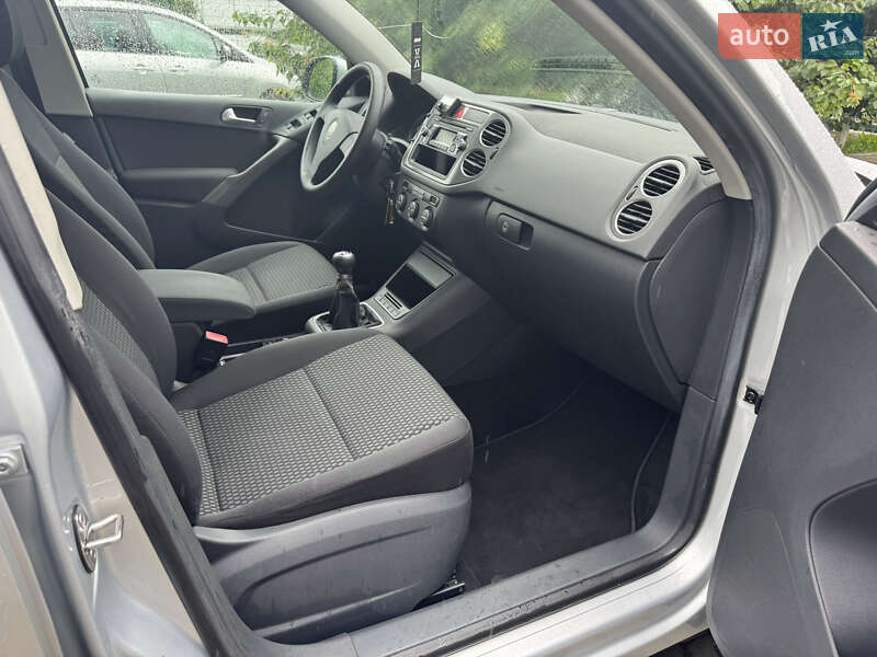 Внедорожник / Кроссовер Volkswagen Tiguan 2008 в Староконстантинове