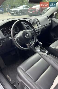Позашляховик / Кросовер Volkswagen Tiguan 2012 в  фото 6 Позашляховик / Кросовер Volkswagen Tiguan 2012 в