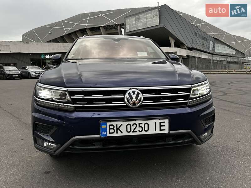 Внедорожник / Кроссовер Volkswagen Tiguan 2018 в Львове