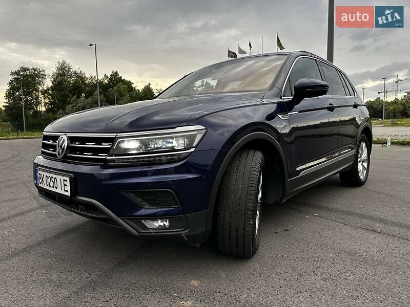 Внедорожник / Кроссовер Volkswagen Tiguan 2018 в Львове
