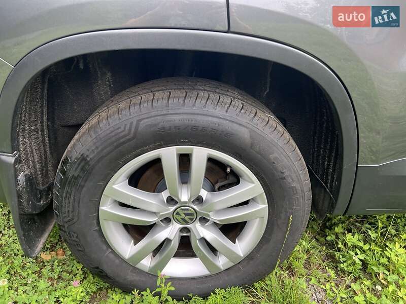Внедорожник / Кроссовер Volkswagen Tiguan 2016 в Киеве
