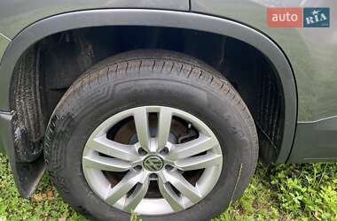 Внедорожник / Кроссовер Volkswagen Tiguan 2016 в 