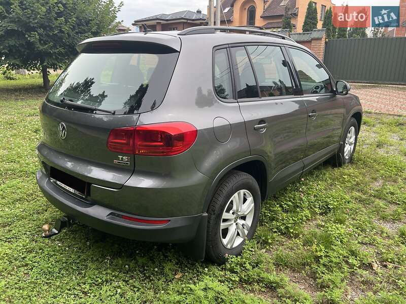Внедорожник / Кроссовер Volkswagen Tiguan 2016 в Киеве