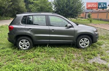 Внедорожник / Кроссовер Volkswagen Tiguan 2016 в 