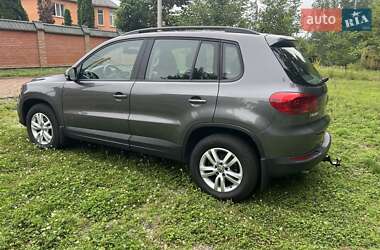 Внедорожник / Кроссовер Volkswagen Tiguan 2016 в 