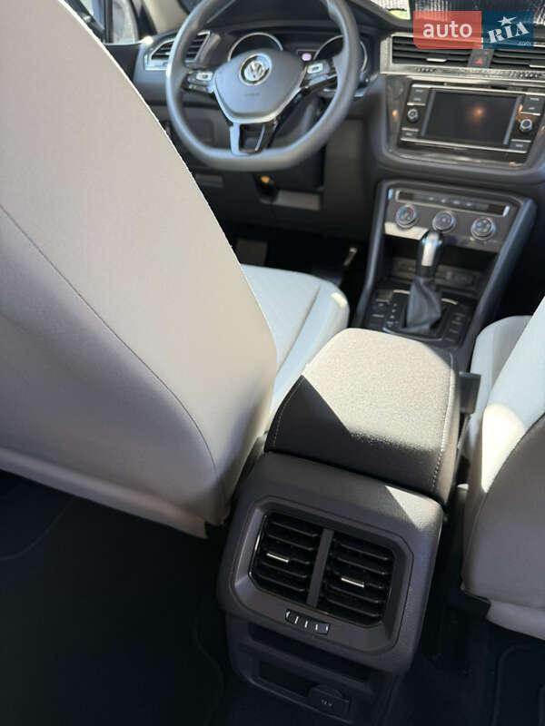 Внедорожник / Кроссовер Volkswagen Tiguan 2019 в Львове