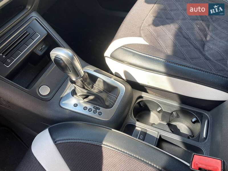 Внедорожник / Кроссовер Volkswagen Tiguan 2016 в Львове