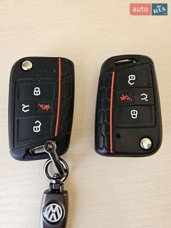 Внедорожник / Кроссовер Volkswagen Tiguan 2018 в Сумах