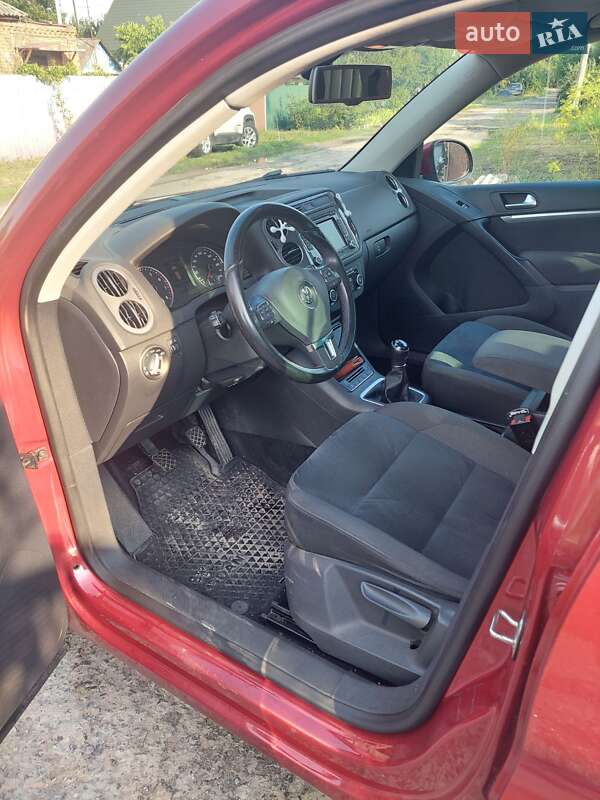 Внедорожник / Кроссовер Volkswagen Tiguan 2011 в Кременчуге