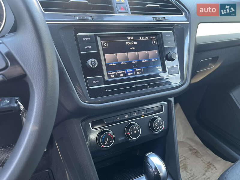 Внедорожник / Кроссовер Volkswagen Tiguan 2020 в Луцке