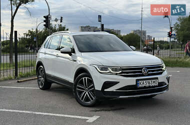 Внедорожник / Кроссовер Volkswagen Tiguan 2022 в Киеве