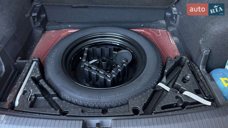 Внедорожник / Кроссовер Volkswagen Tiguan 2019 в Ужгороде