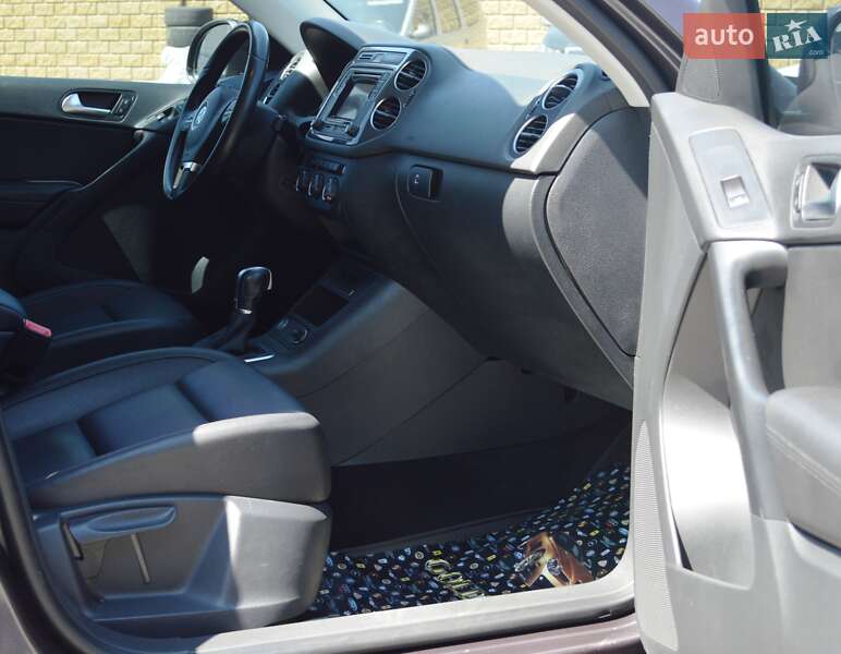 Позашляховик / Кросовер Volkswagen Tiguan 2016 в Одесі