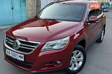 Внедорожник / Кроссовер Volkswagen Tiguan 2010 в Киеве