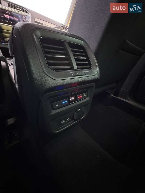 Внедорожник / Кроссовер Volkswagen Tiguan 2021 в Киеве