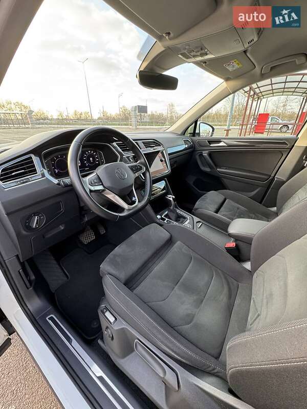 Внедорожник / Кроссовер Volkswagen Tiguan 2021 в Киеве