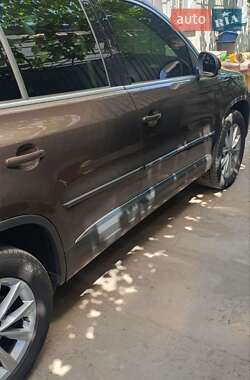 Внедорожник / Кроссовер Volkswagen Tiguan 2015 в Измаиле