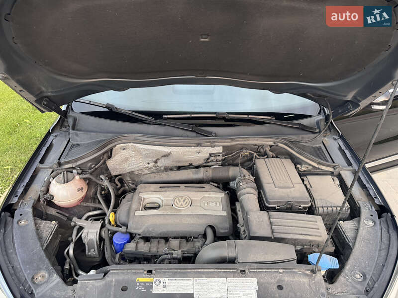 Внедорожник / Кроссовер Volkswagen Tiguan 2017 в Винниках