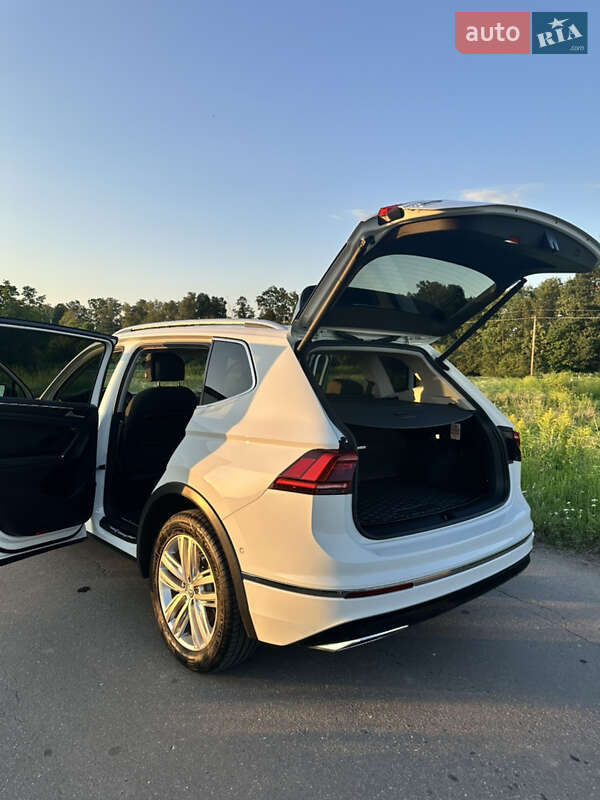 Внедорожник / Кроссовер Volkswagen Tiguan 2019 в Староконстантинове