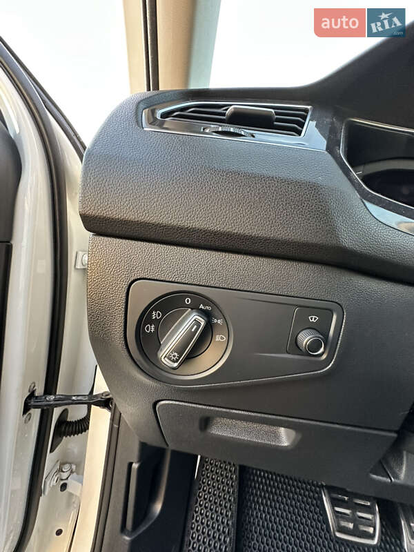 Внедорожник / Кроссовер Volkswagen Tiguan 2019 в Староконстантинове