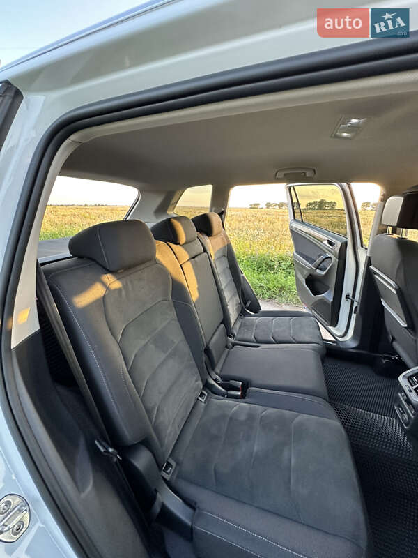 Внедорожник / Кроссовер Volkswagen Tiguan 2019 в Староконстантинове