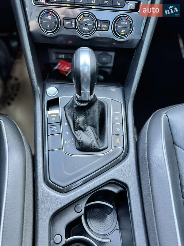 Внедорожник / Кроссовер Volkswagen Tiguan 2017 в Луцке