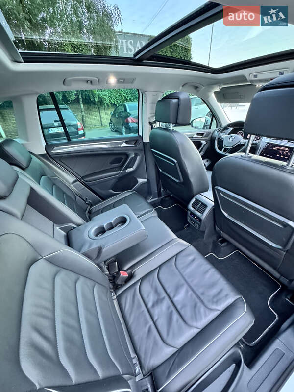 Внедорожник / Кроссовер Volkswagen Tiguan 2017 в Луцке