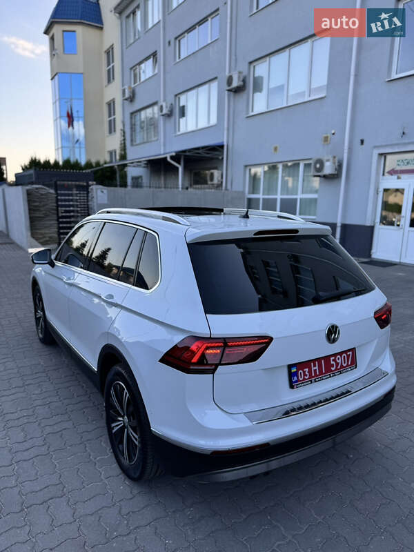 Внедорожник / Кроссовер Volkswagen Tiguan 2017 в Луцке