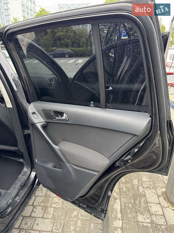 Внедорожник / Кроссовер Volkswagen Tiguan 2011 в Львове фото 27 Внедорожник / Кроссовер Volkswagen Tiguan 2011 в Львове