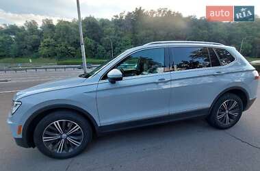 Внедорожник / Кроссовер Volkswagen Tiguan 2017 в Киеве