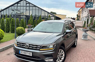 Внедорожник / Кроссовер Volkswagen Tiguan 2017 в Киеве