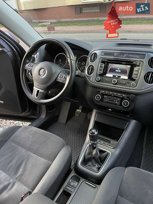 Внедорожник / Кроссовер Volkswagen Tiguan 2013 в Ровно